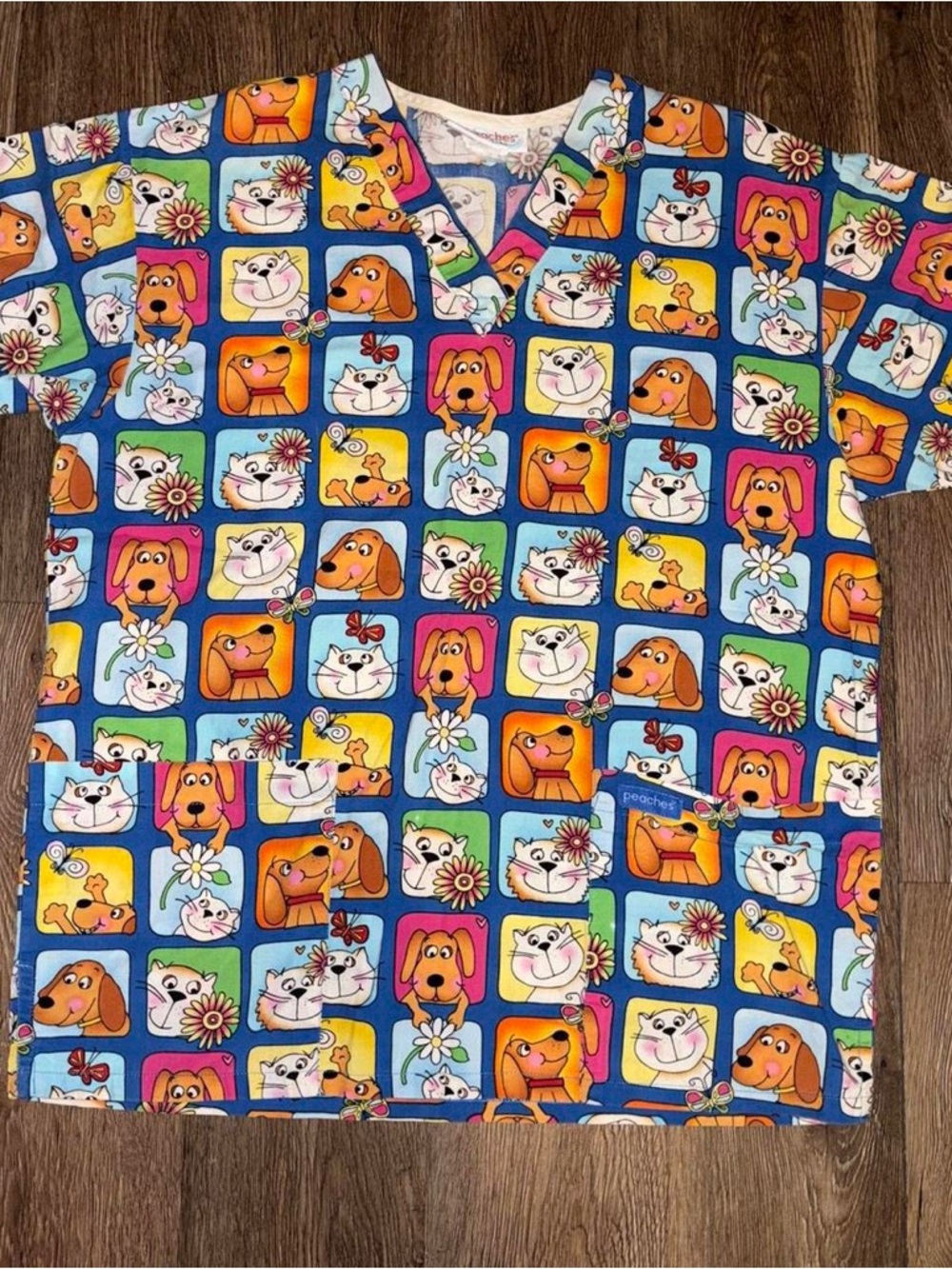 Vintage colorblock dog and cat scrub top with pockets